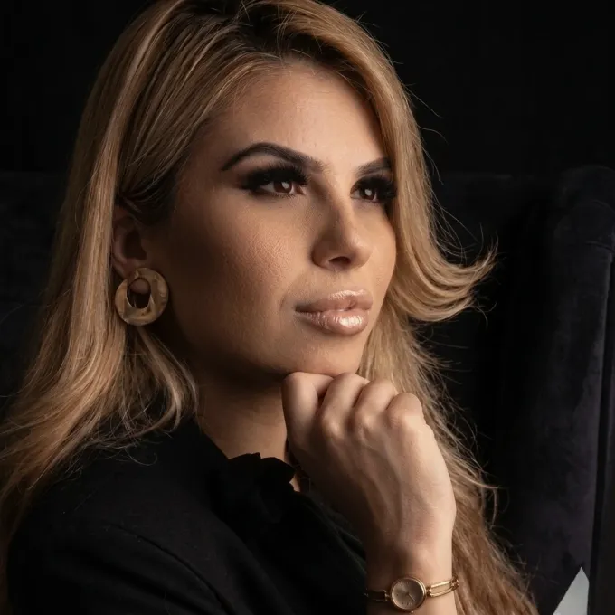Monique Cardoso Garcia - Sobre Mim